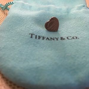 One signature Tiffany heart earring